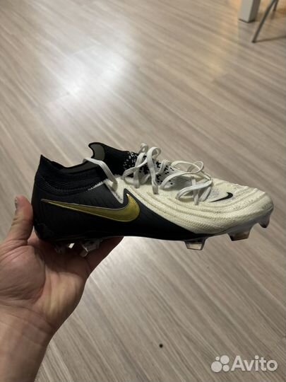 Футбольные бутсы nike