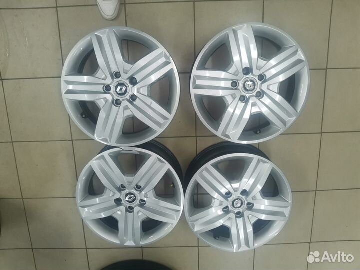 Bridgestone Dueler H/T 215/60 R17 96H