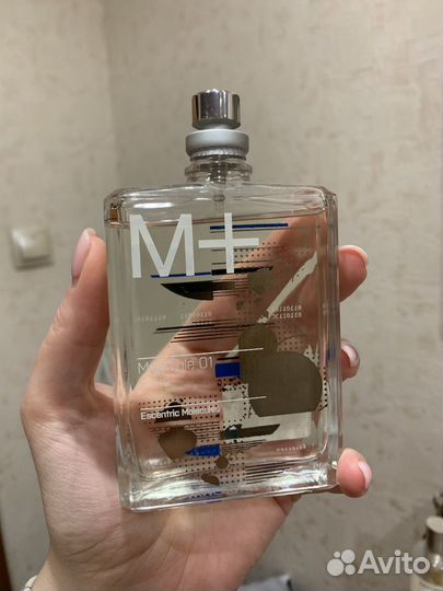 Escentric molecules 01 iris