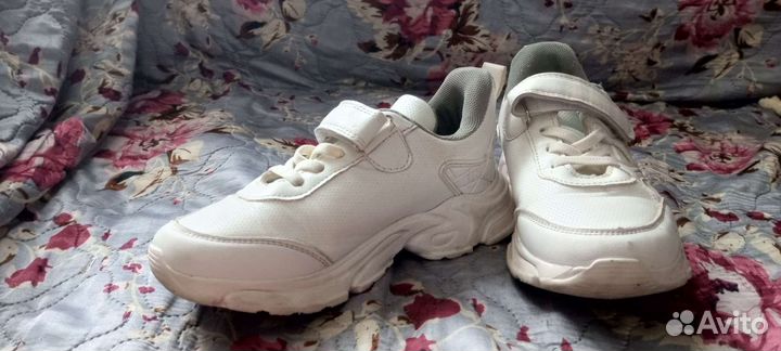 Кроссовки детские новые 34 размер
