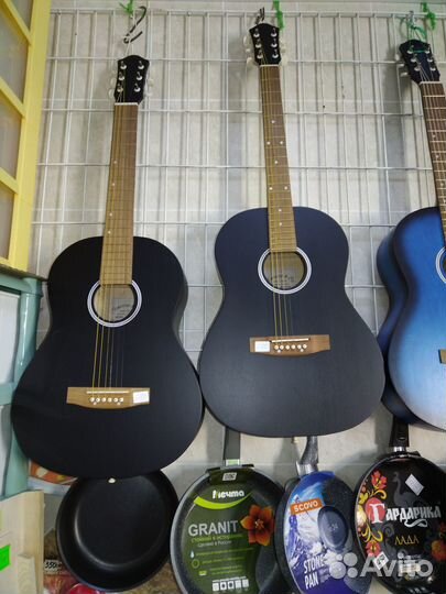 Акустическая гитара 