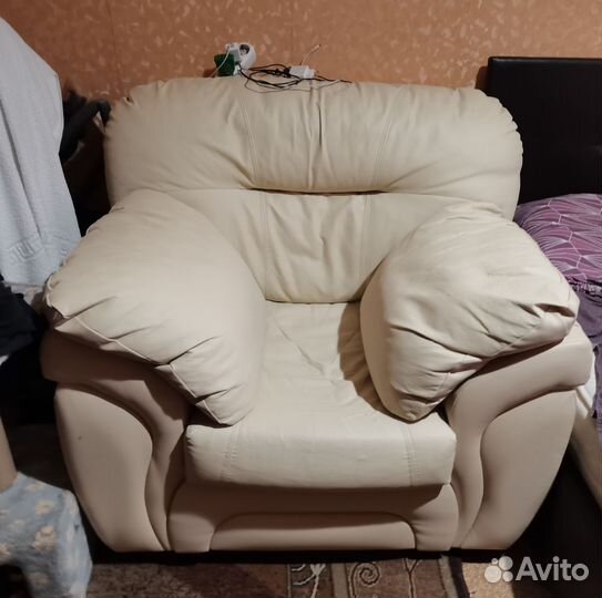 Кресло кожаное