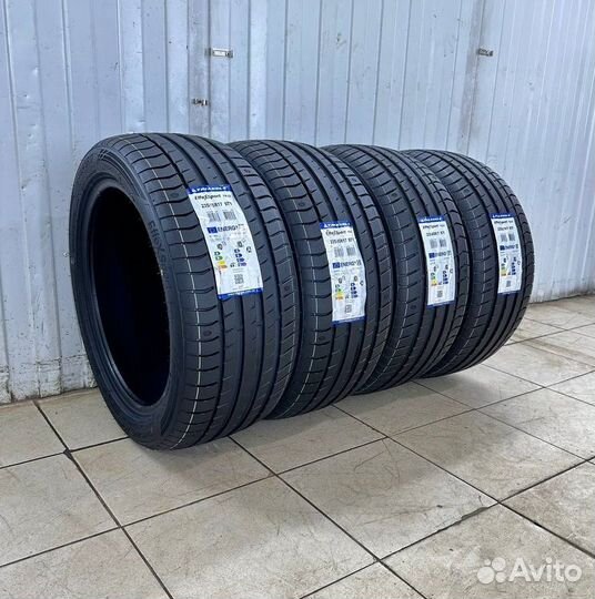 Triangle EffeXSport TH202 265/35 R20 99Y