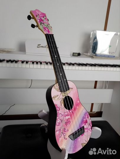 Подписная укулеле Алены Швец, сопрано, Travel
