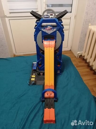 Трек hot wheels парковка