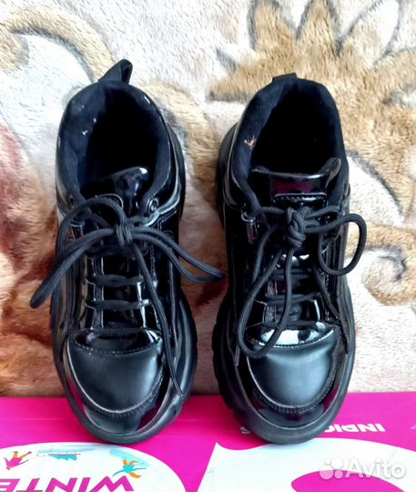 Кроссовки для девочки