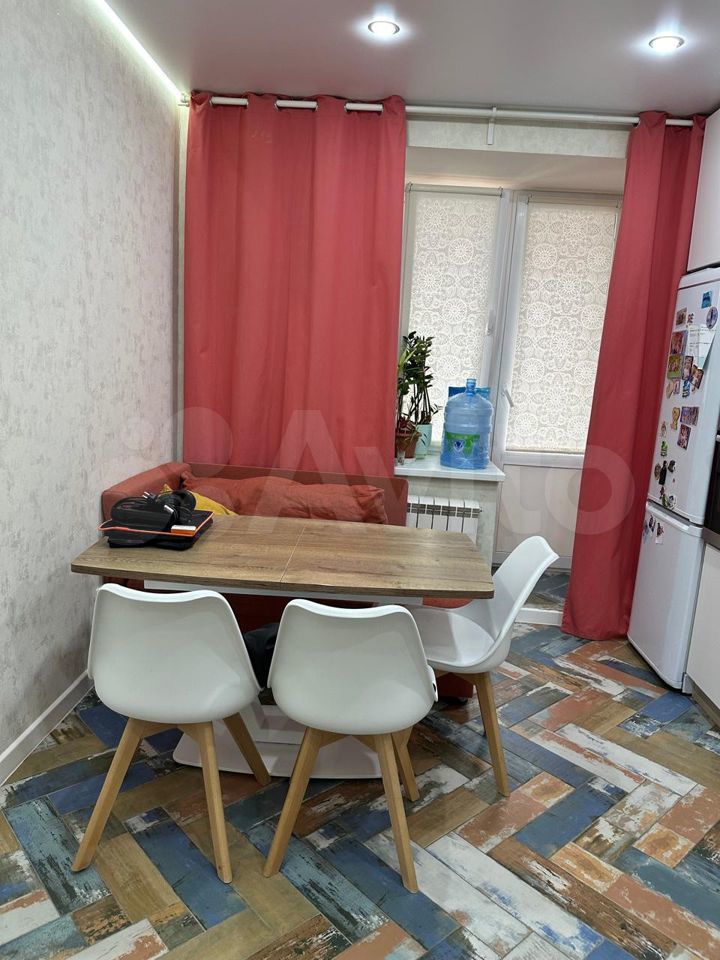 2-к. квартира, 55 м², 1/9 эт.