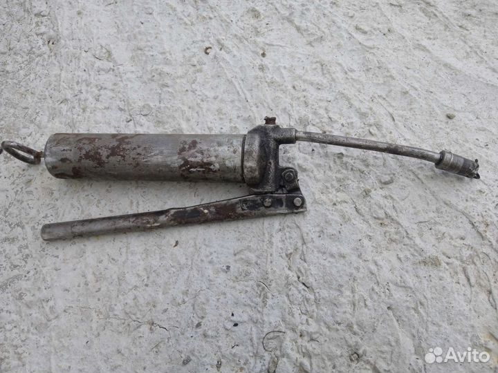 Шприц для смазки шкворней,телескопическое зеркало