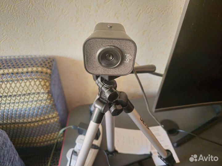 Logitech streamcam со штативом