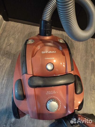 Пылесос Shivaki 1800 W