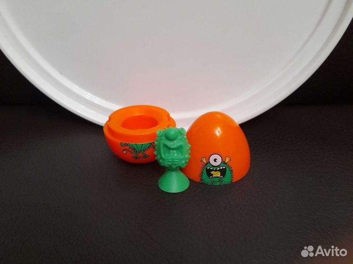 Яйца треснутые/ яйца с прилипалами