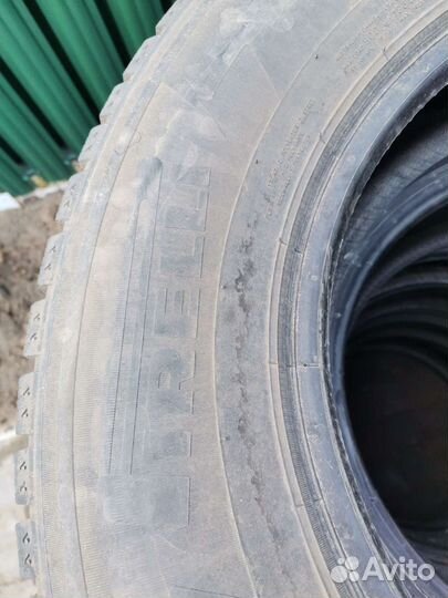 Pirelli Ice Zero 215/70 R16