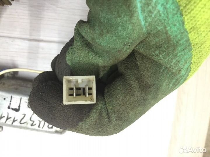 Стеклоподъемник задний правый Лада 2111