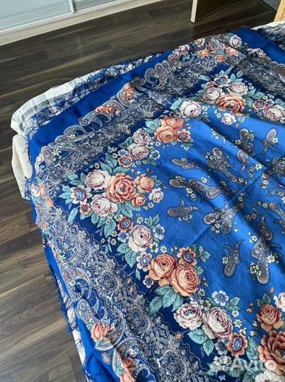 Павлопасадский шерстяной платок