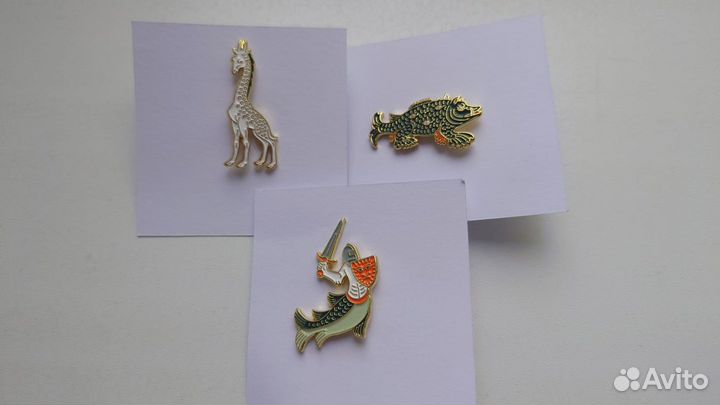 Значки/пины Страдающее Средневековье и Подписные