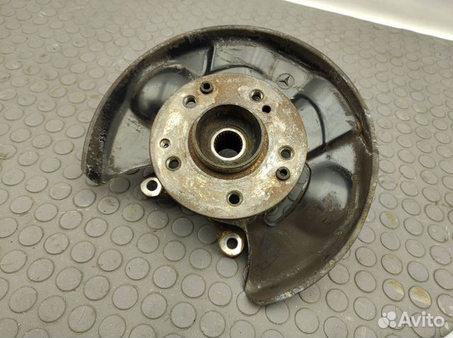 Кулак поворотный передний левый Mercedes-Benz W124