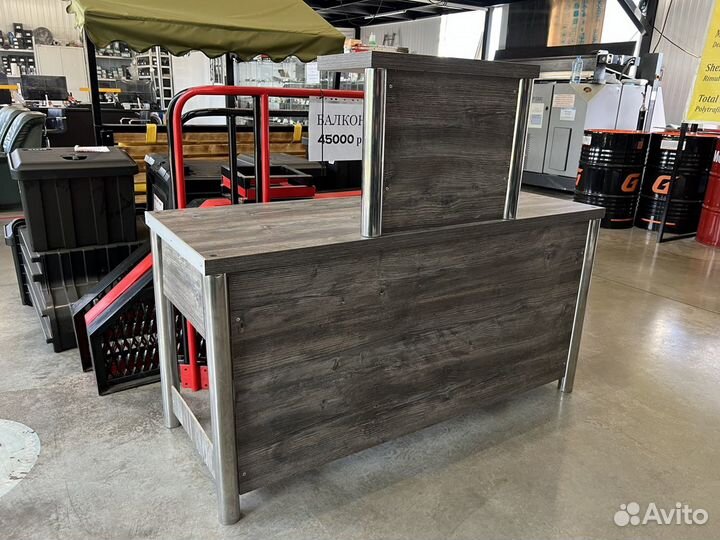 Кассовый бокс, прилавок, место кассира