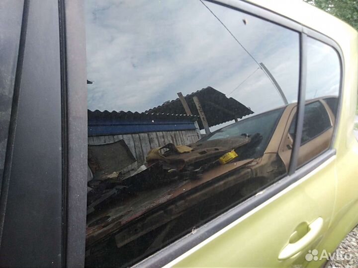 Стекло двери Renault Megan II Рено Меган 2
