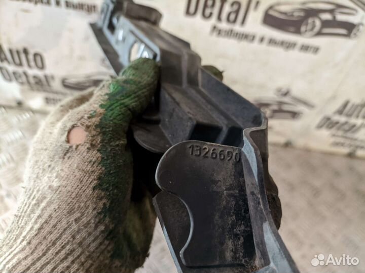 Кронштейн крыла передний левый opel corsa d