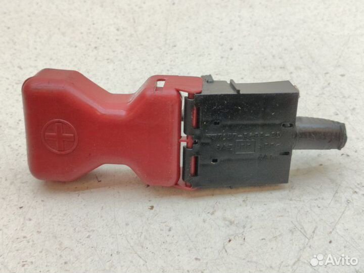 Клемма Toyota Almera N16 QG16DE