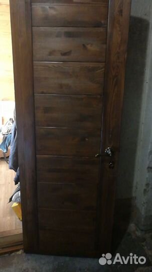 Дверь входная деревянная с коробкой