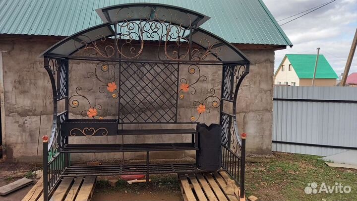 Мангал с крышей