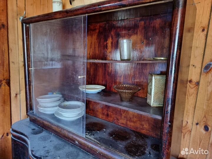 Антикварный буфет