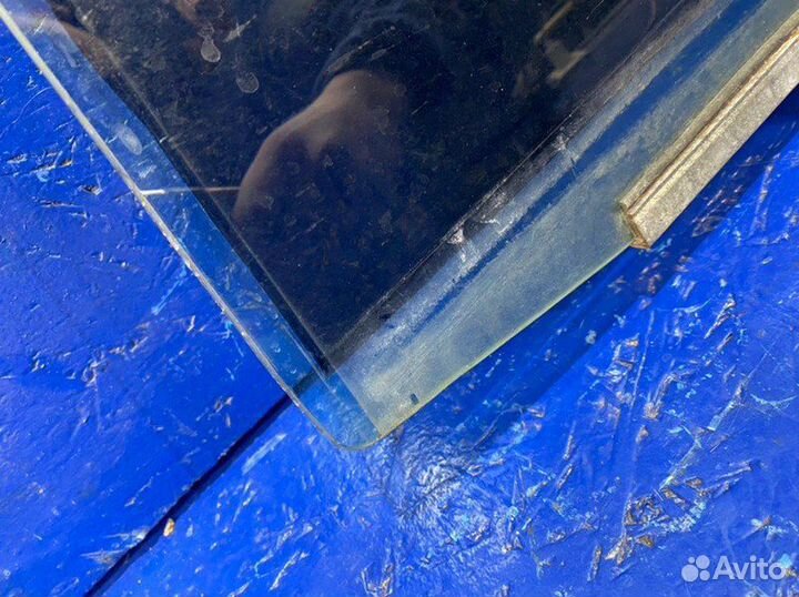 Стекло двери заднее левое Toyota Camry 40 2AZ-FE