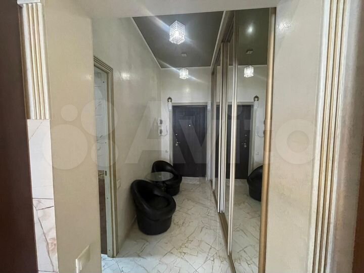 3-к. квартира, 90 м², 5/5 эт.