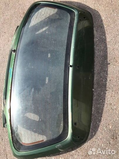 Дверь багажника со стеклом Nissan Almera