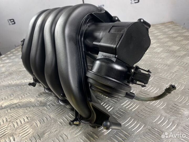 Коллектор впускной Volkswagen Golf MK5 BVY