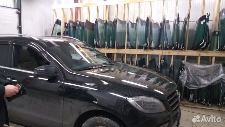 Лобовое стекло Mercedes w166