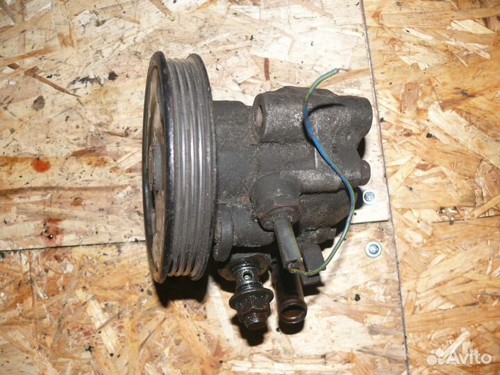 Насос гур Volkswagen Passat B-3 1,8 л ABS