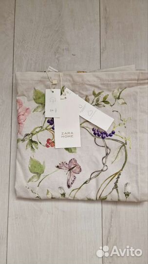 Скатерть floral print tablecloth Zara Home