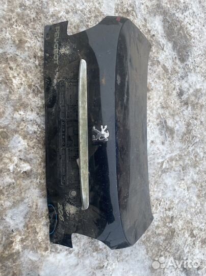 Крышка багажника Peugeot 206