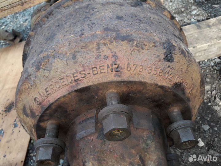 Ступица задния мерседес 709,711,809,811,814