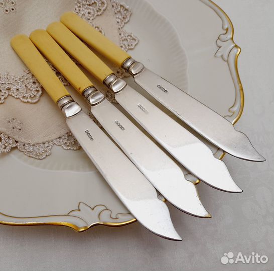 Четыре нржа.Посеребрение+пластик. Англия