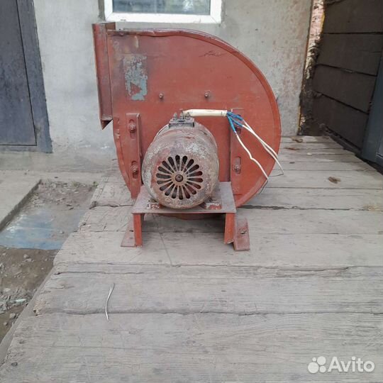 Вытяжка улитка