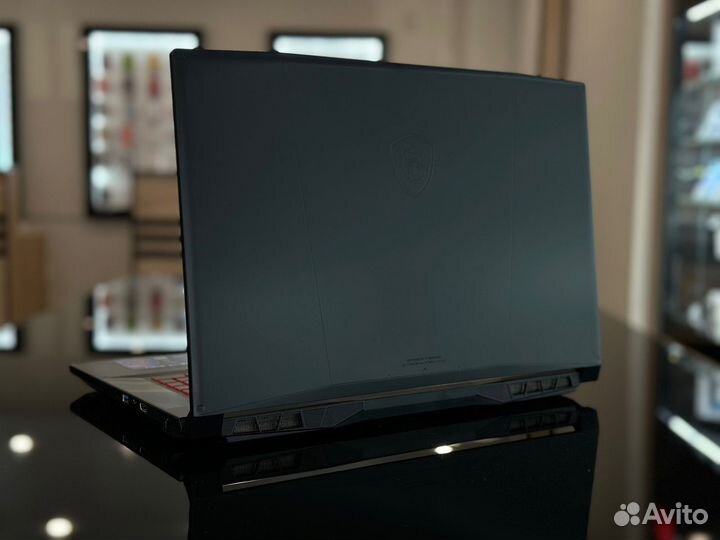 Игровой ноутбук MSI 17 i5-12450H DDR5-8Gb RTX 2050