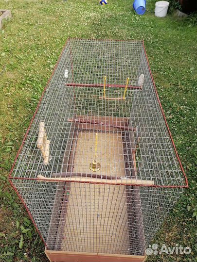 Клетка для крупного попугая