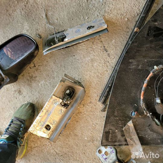 Петли передней двери на jeep гранд чероки