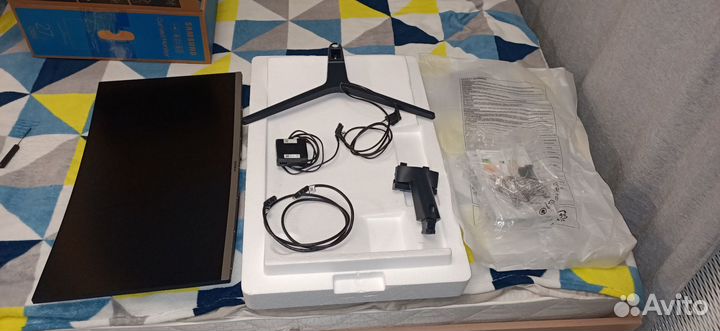 Монитор Samsung C27R500FHI