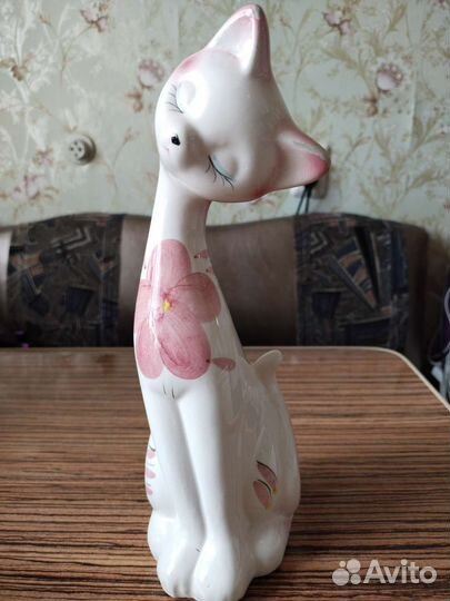 Статуэтки-фарфор, кожа, полистоун