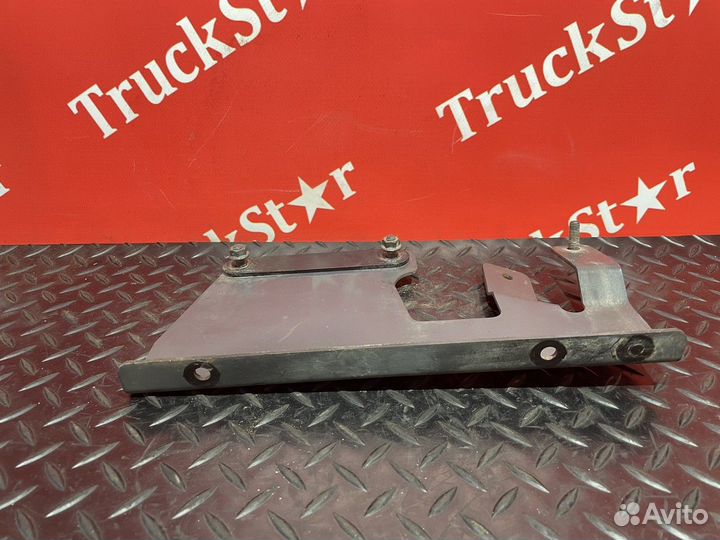 Кронштейн шумоизоляции левый Daf XF106