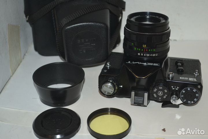 Зеркальный фотоаппарат Зенит-12сд