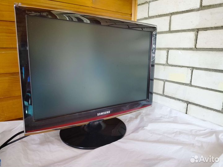 Монитор Samsung syncmaster T200