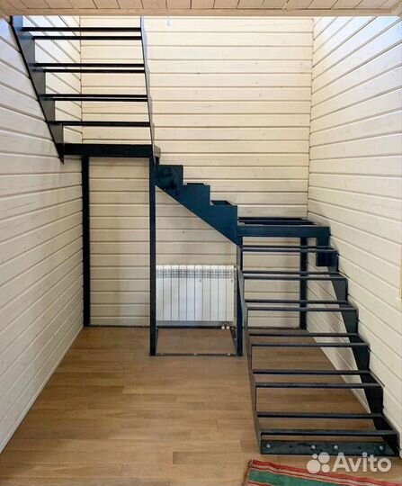 Лестница на металлокаркасе