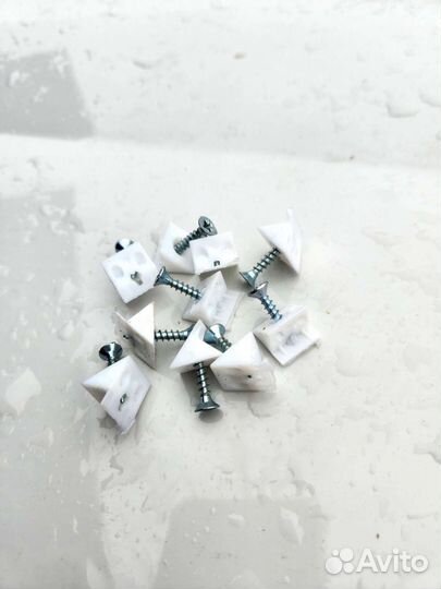 Фиксатор задней стенки