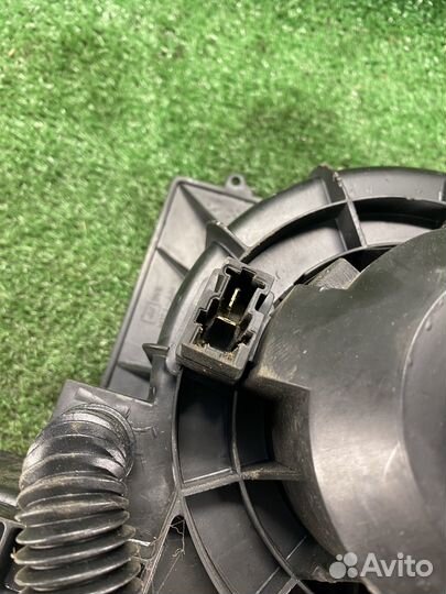 Моторчик печки Nissan Primera p12