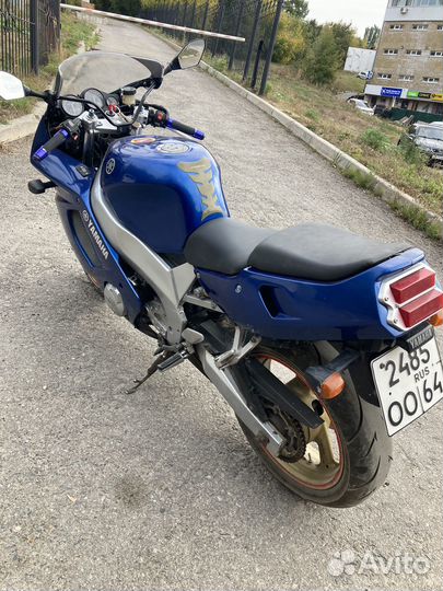 Yamaha FZR600